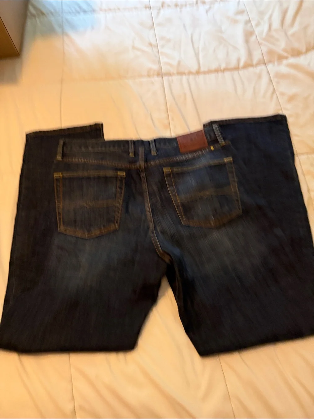 Lucky Brand Men’s Straight Jeans in Dark Blue Denim 34” x32”